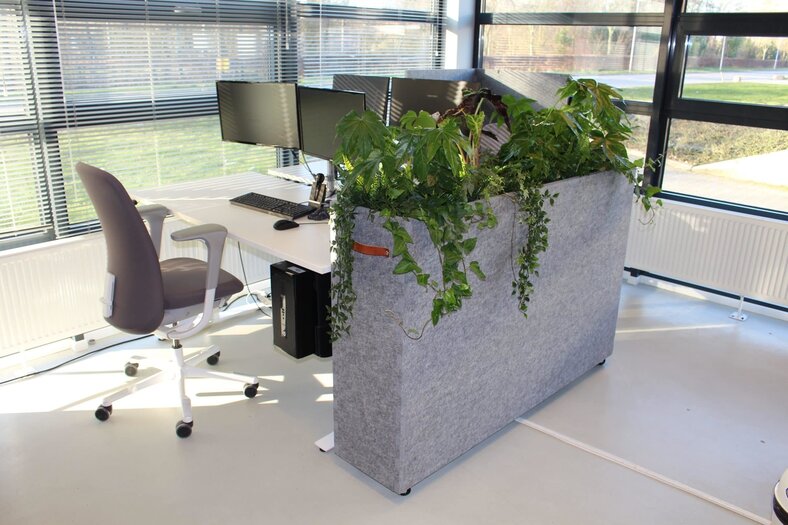 Akoestische plantenbak JFK Kantoor & Project inrichting JFK Kantoormeubelen